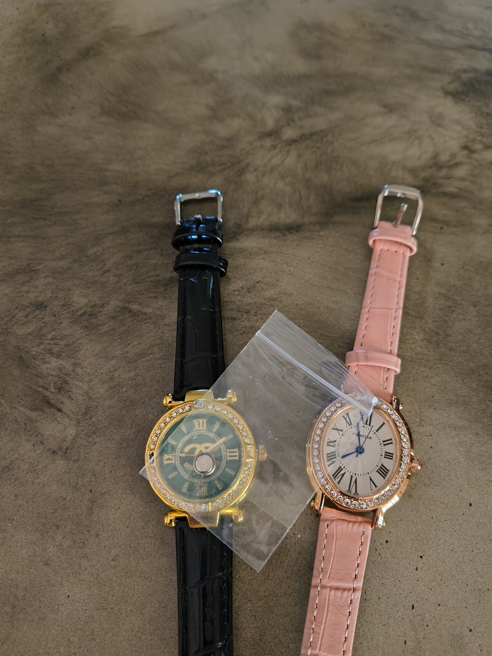 Women's Fashion Watches, Pink Leather Strap, Black Leather Strap